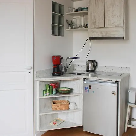 Very Quiet Studio With Open View In 14 Th Daire